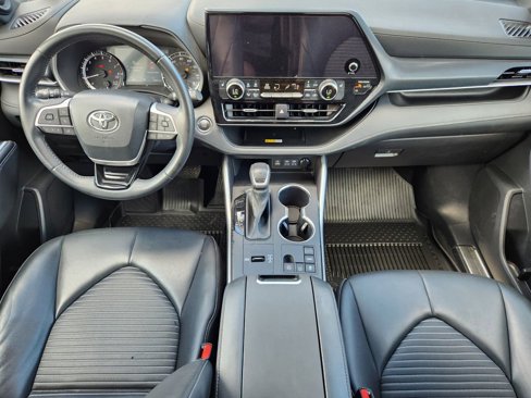 Used 2023 Toyota Highlander XSE image 25