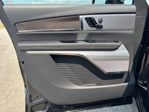 New 2026 Cadillac Vistiq Luxury image 25