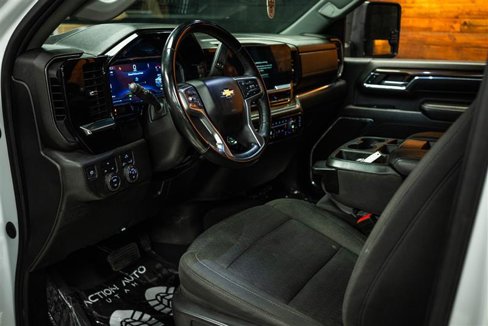 Used 2024 Chevrolet Silverado 2500 LT image 8