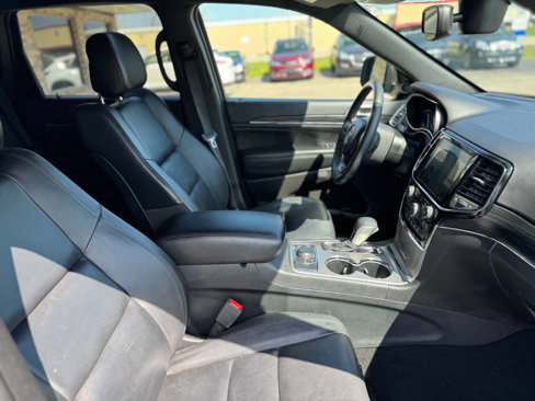 Used 2019 Jeep Grand Cherokee Limited image 17