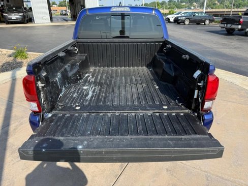 Certified 2022 Toyota Tacoma SR5 image 8