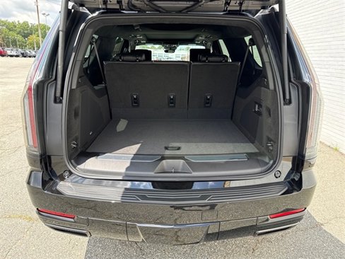 New 2025 Cadillac Escalade ESV Sport Platinum w/ LPO, ONYX Package image 4