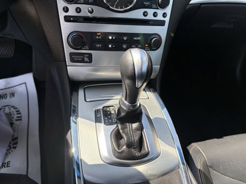Used 2011 INFINITI G37 Sport w/ Premium Pkg image 30