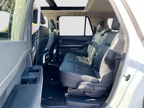 Used 2024 Ford Expedition Max XLT image 25