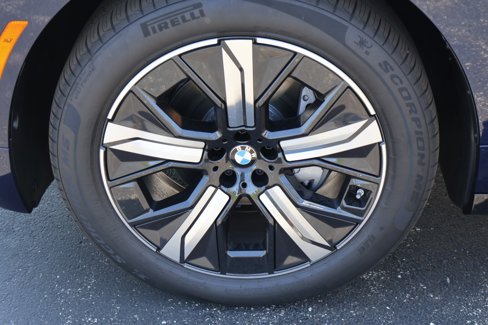 New 2026 BMW iX xDrive45 image 7