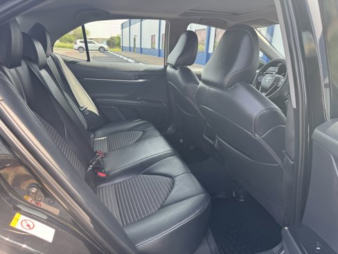Used 2018 Toyota Camry SE image 29