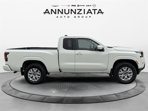 Used 2024 Nissan Frontier SV w/ SV Convenience Package image 6