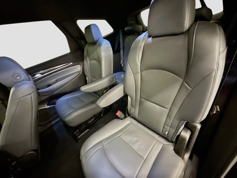 Used 2024 Buick Enclave Premium image 29