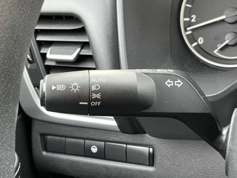Certified 2023 Nissan Rogue SV image 21