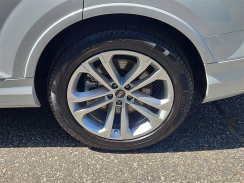 Certified 2025 Audi Q7 3.0T Prestige image 8