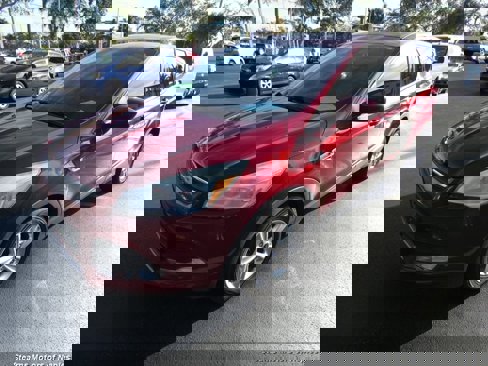 Used 2015 Ford Escape SE image 3