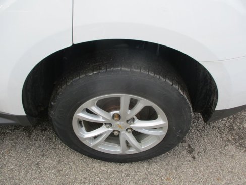 Used 2017 Chevrolet Equinox LT w/ Sport Edition image 9