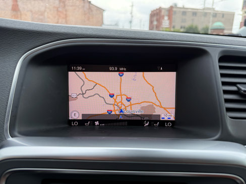 Used 2018 Volvo S60 T5 Inscription image 11