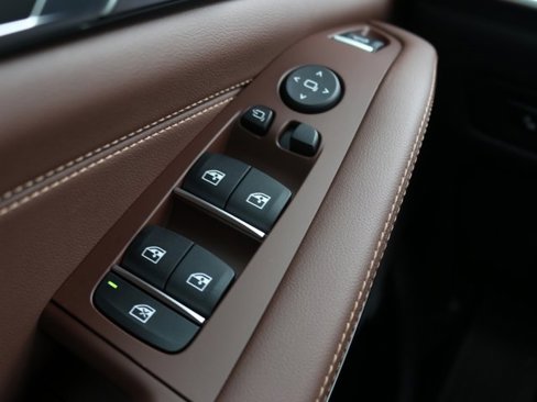 New 2026 BMW X5 xDrive50e image 18