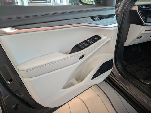 New 2025 Jeep Wagoneer Limited image 16