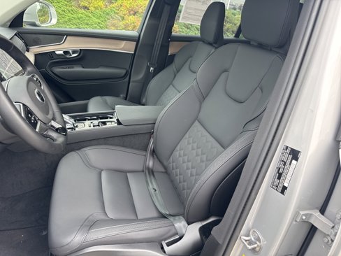 Certified 2025 Volvo XC90 B5 Plus image 10