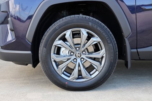 New 2025 Toyota RAV4 Limited image 9