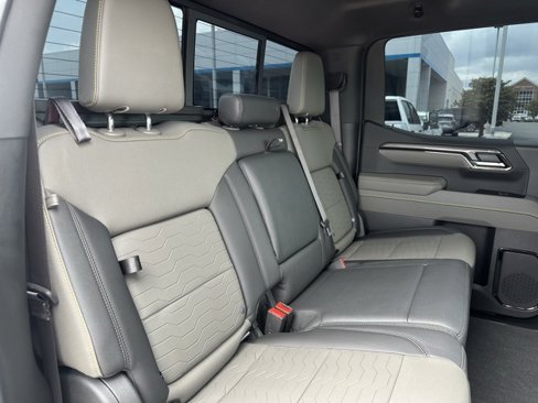 Used 2025 Chevrolet Silverado 1500 ZR2 w/ Technology Package image 23