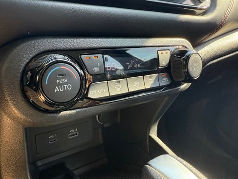 Used 2023 Nissan Kicks SR w/ SR Premium Package image 12