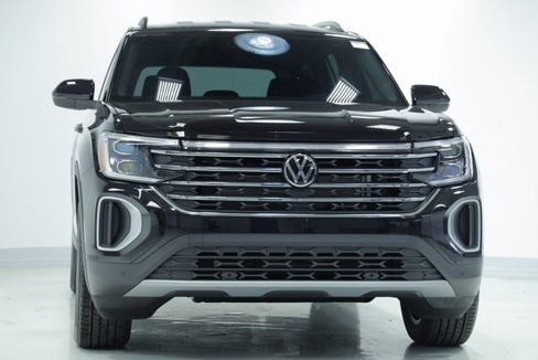 New 2026 Volkswagen Atlas SE image 2