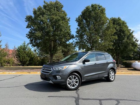 Used 2018 Ford Escape SE image 1