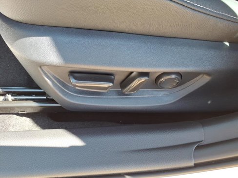 New 2025 Toyota Camry SE image 13
