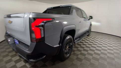 New 2025 Chevrolet Silverado EV LT image 9