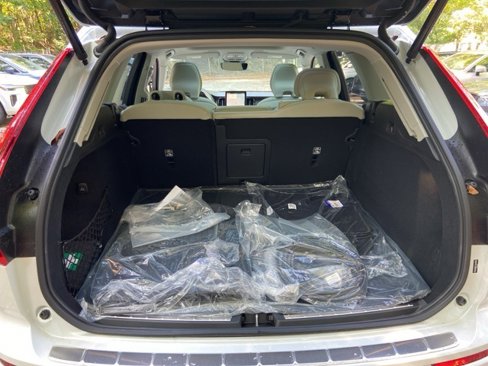 New 2026 Volvo XC60 T8 Ultra w/ Protection Package Premier image 20
