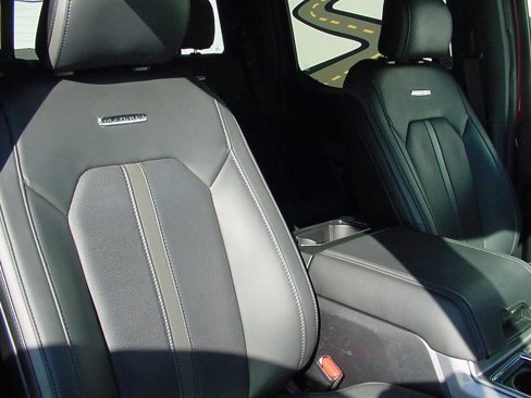 Used 2015 Ford F150 Platinum w/ Equipment Group 701A Luxury image 42