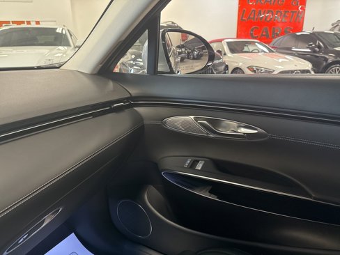 Used 2025 Genesis GV70 2.5T image 41