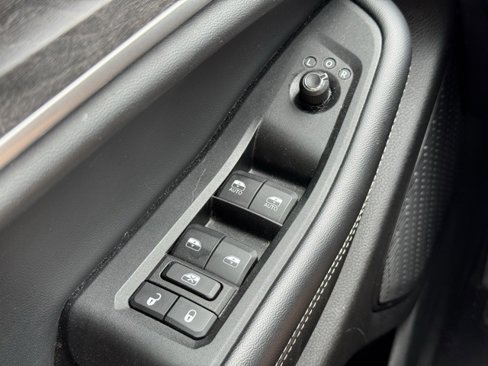 Used 2024 Jeep Grand Cherokee L Limited w/ Luxury Tech Group II image 26