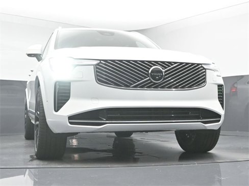New 2026 Volvo XC90 B6 Plus w/ Protection Package Premier image 39