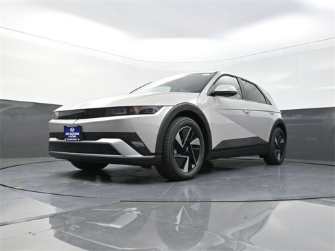 New 2025 Hyundai Ioniq 5 SE image 32