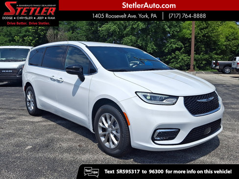 New 2025 Chrysler Pacifica Select image 1