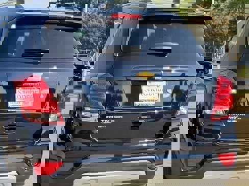 Used 2022 Chevrolet Trax LT w/ LT Convenience Package image 8