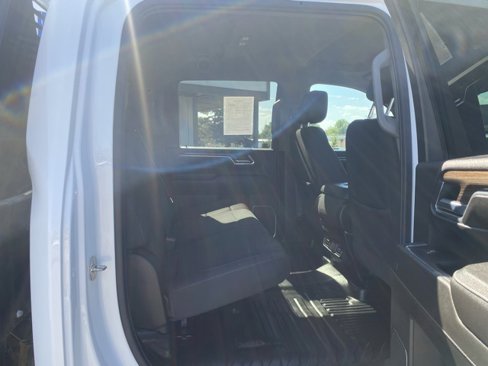 Used 2024 Chevrolet Silverado 2500 LT w/ Convenience Package image 28