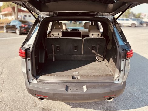 Used 2023 Chevrolet Traverse LS image 10