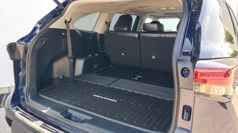 Used 2024 Toyota Highlander XLE image 8