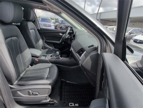 Used 2022 Audi Q5 2.0T Premium w/ Convenience Package image 17