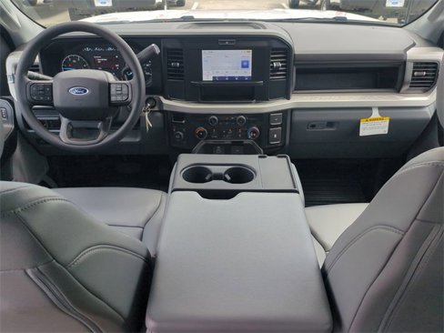 New 2026 Ford F350 4x4 Crew Cab DRW Super Duty image 14