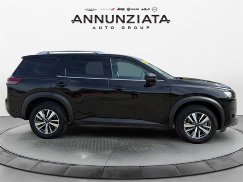 Used 2025 Nissan Pathfinder SL image 6