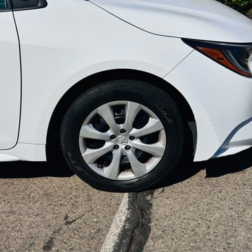 Used 2022 Toyota Corolla LE image 5