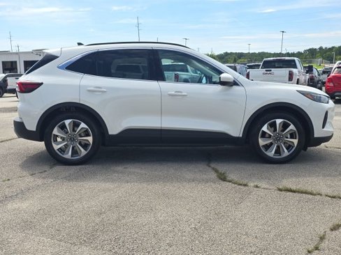 Used 2025 Ford Escape Platinum w/ Premium Technology Package image 6