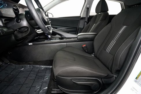 Used 2025 Hyundai Elantra SEL image 10