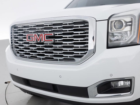 Used 2020 GMC Yukon XL Denali w/ Denali Premium Package image 15