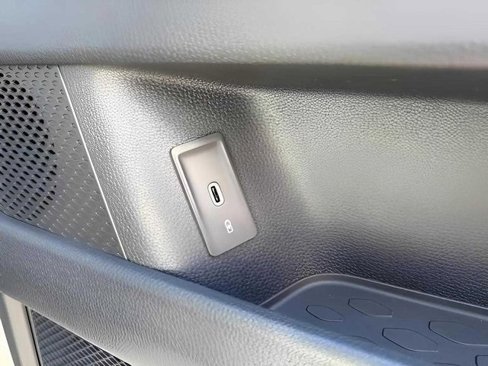 New 2025 Volkswagen ID. Buzz Pro S image 19