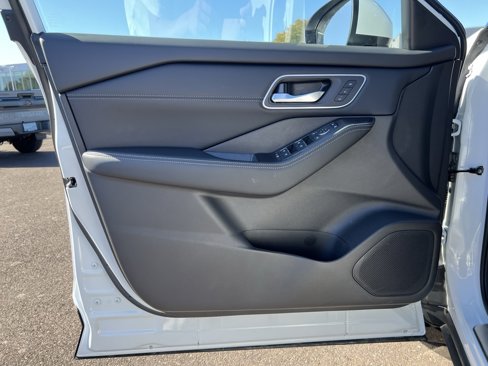 New 2026 Nissan Rogue Platinum w/ Platinum Premium Package image 10