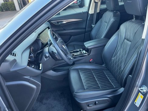 Used 2022 Buick Envision Avenir w/ Technology Package II image 11