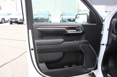 Used 2024 GMC Sierra 1500 SLT image 15