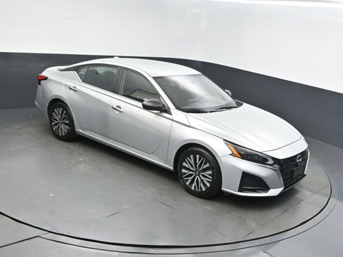 Used 2024 Nissan Altima 2.5 SV image 36